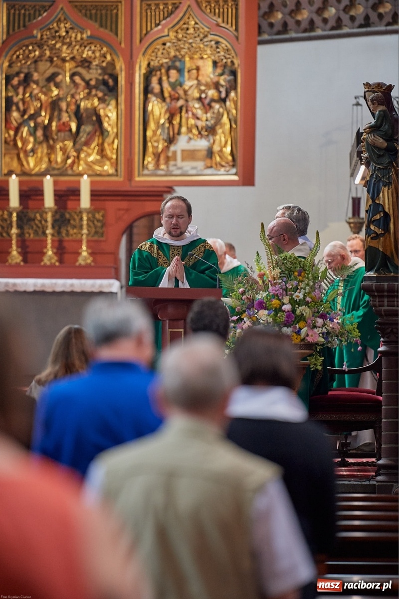 Zdjęcie w galerii na portalu naszraciborz.pl: Dziękuję, że mogłem się od Was uczyć. Prymicje o. Adama Rokosza OP na Płoni [FOTO i WIDEO] wiadomości z regionu