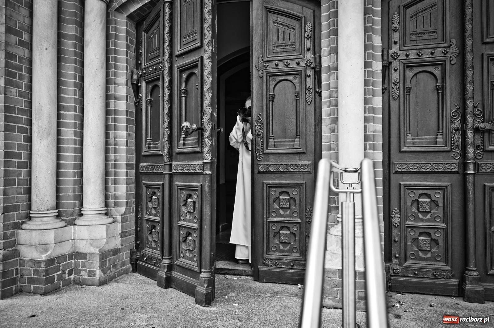 Zdjęcie w galerii na portalu naszraciborz.pl: Dziękuję, że mogłem się od Was uczyć. Prymicje o. Adama Rokosza OP na Płoni [FOTO i WIDEO] wiadomości z regionu