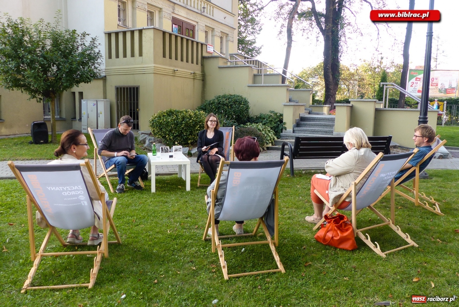 Zdjęcie w galerii na portalu naszraciborz.pl: Krajobraz bocznych dróg. Adam Robiński gościem biblioteki [FOTO] wiadomości z regionu
