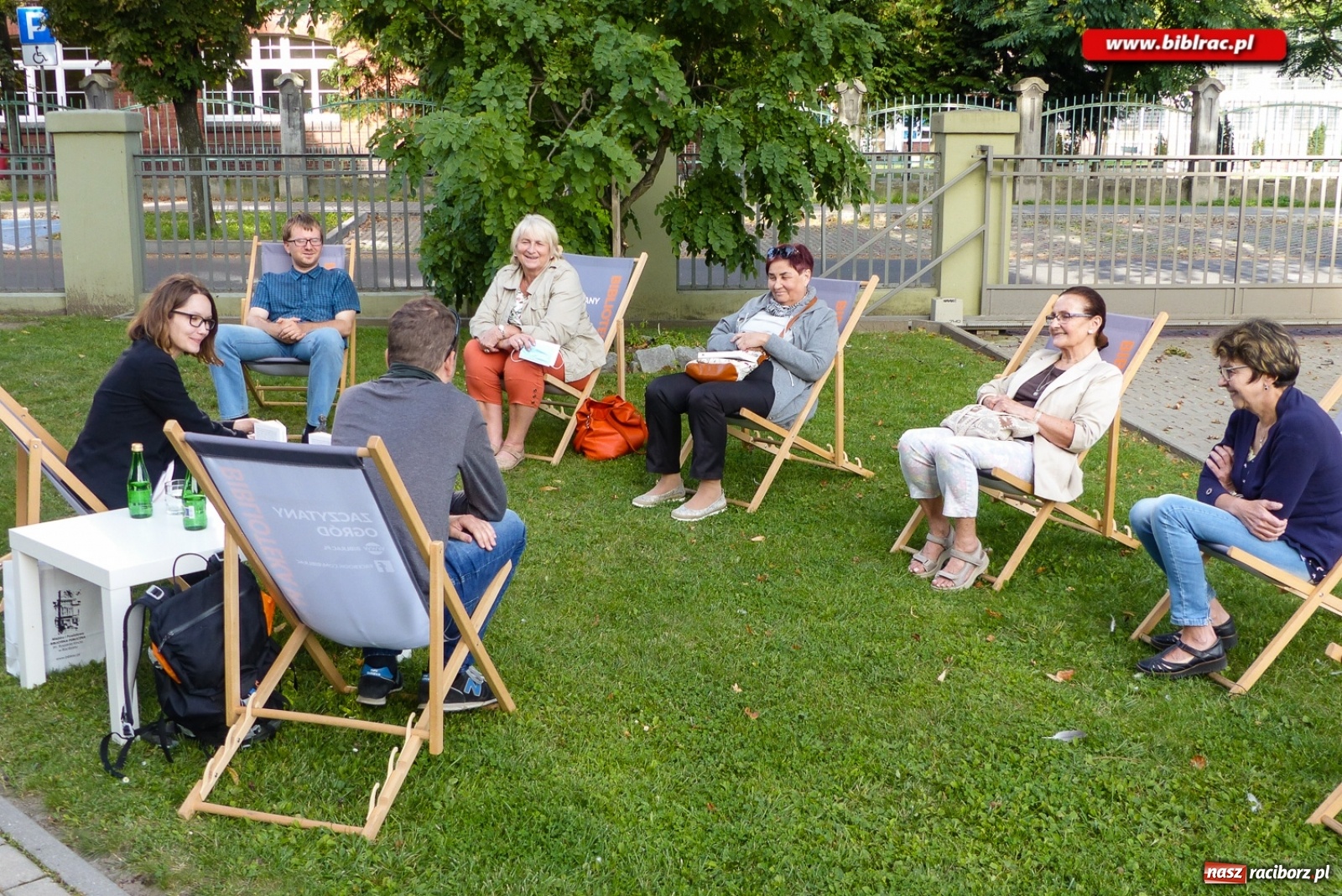 Zdjęcie w galerii na portalu naszraciborz.pl: Krajobraz bocznych dróg. Adam Robiński gościem biblioteki [FOTO] wiadomości z regionu
