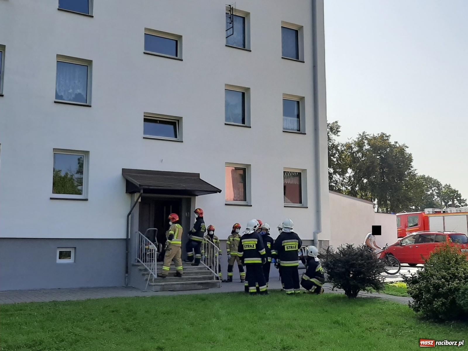 Zdjęcie w galerii na portalu naszraciborz.pl: Strażacka akcja w Chałupkach. Powodem zadymienie [FOTO] wiadomości z regionu