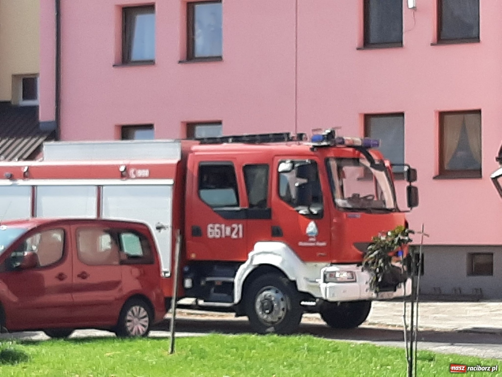 Zdjęcie w galerii na portalu naszraciborz.pl: Strażacka akcja w Chałupkach. Powodem zadymienie [FOTO] wiadomości z regionu
