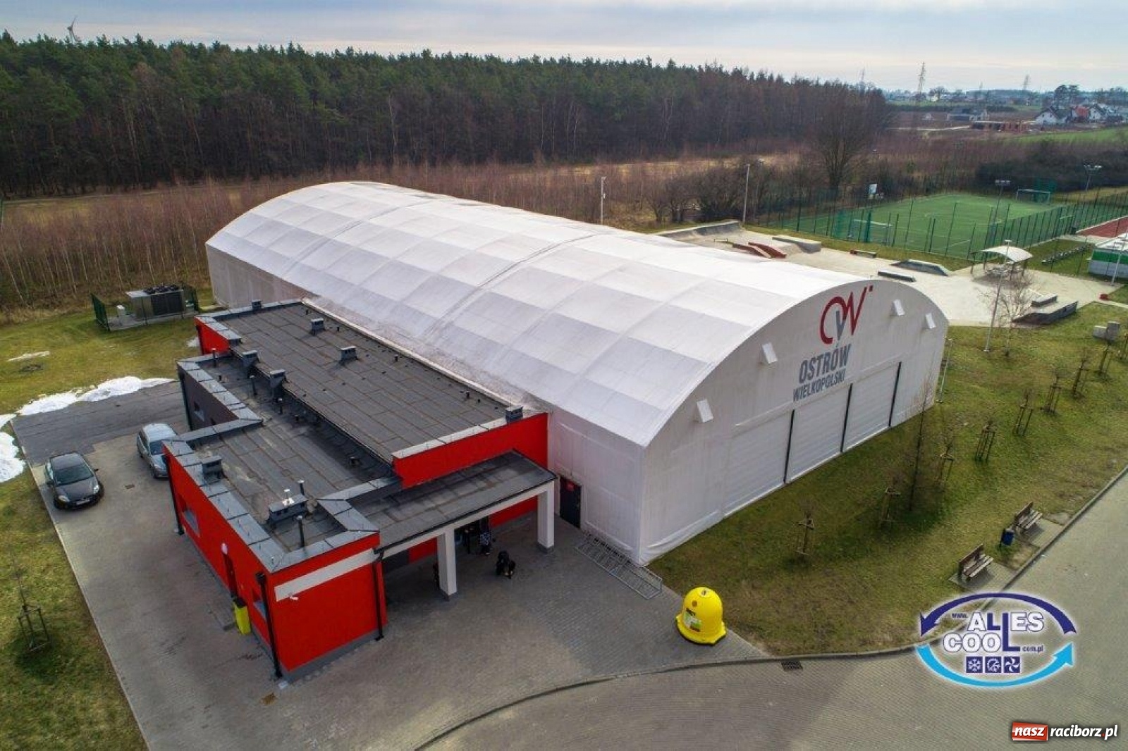 Zdjęcie w galerii na portalu naszraciborz.pl: Nowe lodowisko już od grudnia 2021 wiadomości z regionu