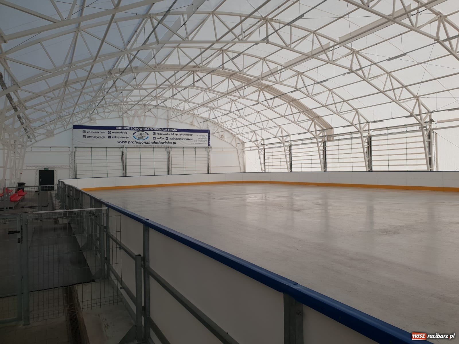 Zdjęcie w galerii na portalu naszraciborz.pl: Nowe lodowisko już od grudnia 2021 wiadomości z regionu