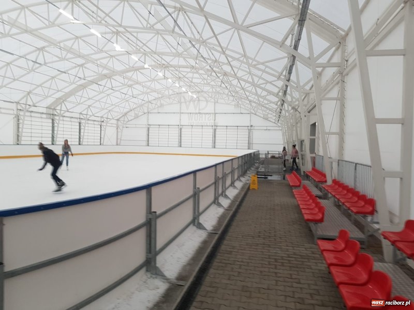 Zdjęcie w galerii na portalu naszraciborz.pl: Nowe lodowisko już od grudnia 2021 wiadomości z regionu