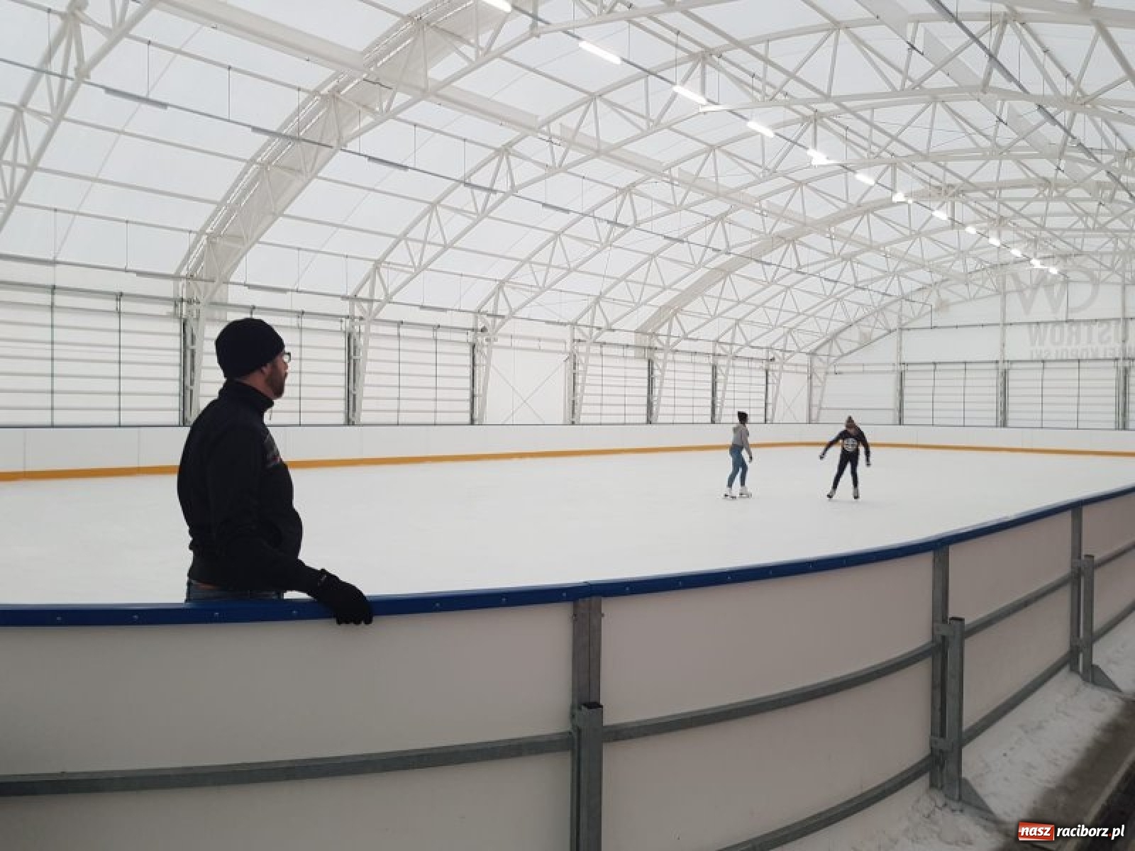 Zdjęcie w galerii na portalu naszraciborz.pl: Nowe lodowisko już od grudnia 2021 wiadomości z regionu