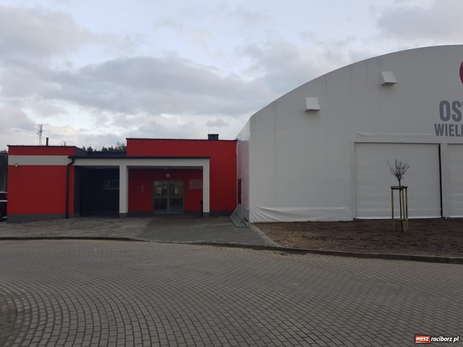 Zdjęcie w galerii na portalu naszraciborz.pl: Nowe lodowisko już od grudnia 2021 wiadomości z regionu