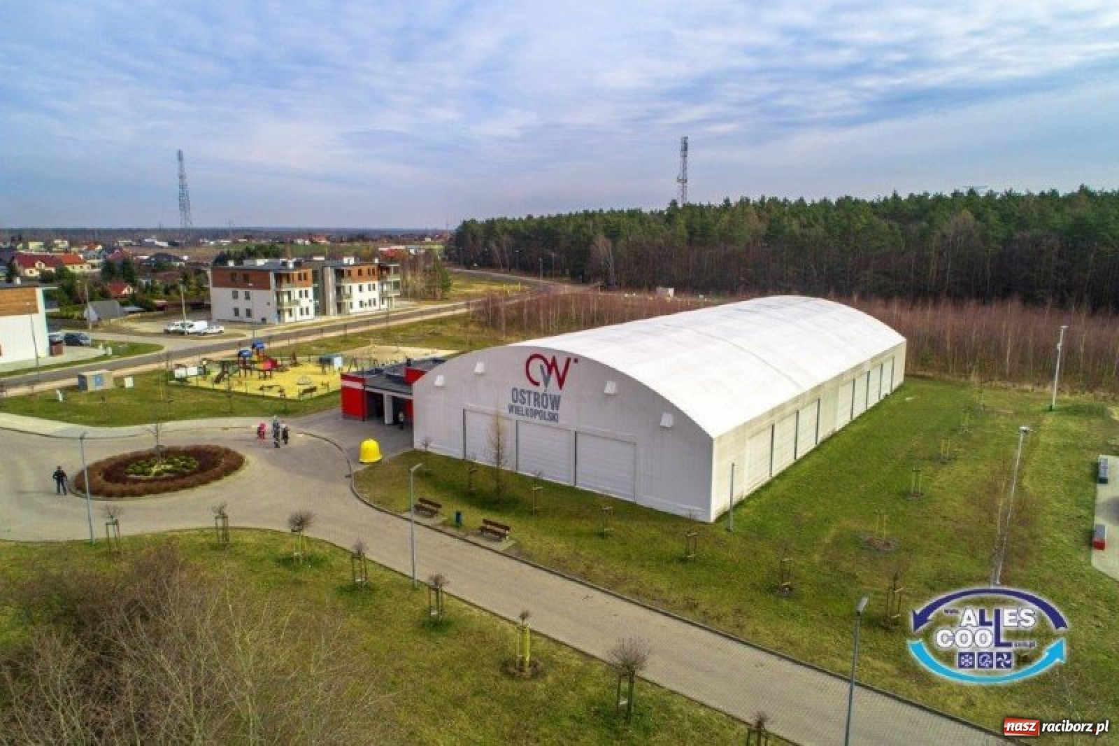 Zdjęcie w galerii na portalu naszraciborz.pl: Nowe lodowisko już od grudnia 2021 wiadomości z regionu