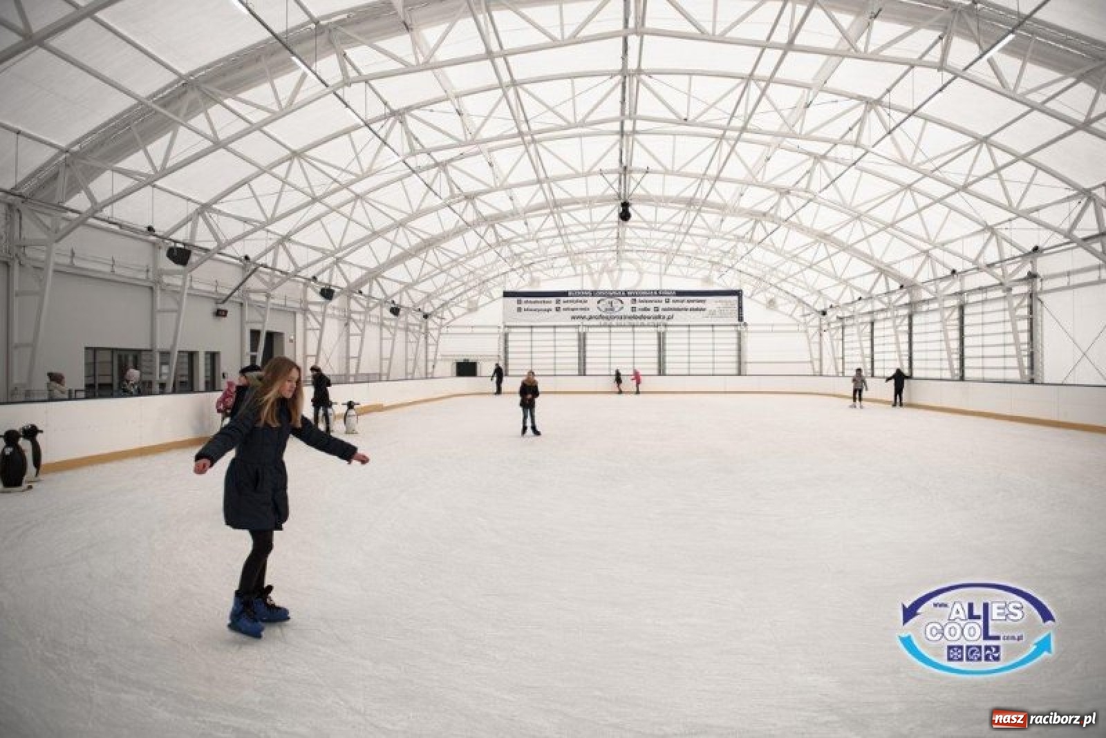 Zdjęcie w galerii na portalu naszraciborz.pl: Nowe lodowisko już od grudnia 2021 wiadomości z regionu