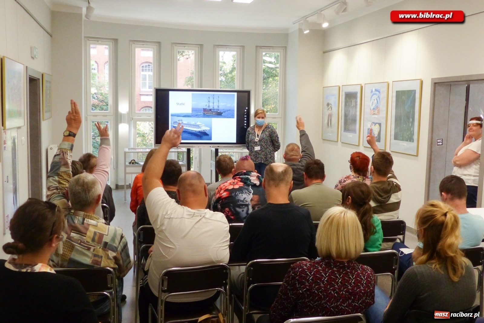 Zdjęcie w galerii na portalu naszraciborz.pl: Podopieczni Stowarzyszenia DOM z wizytą w raciborskiej bibliotece wiadomości z regionu