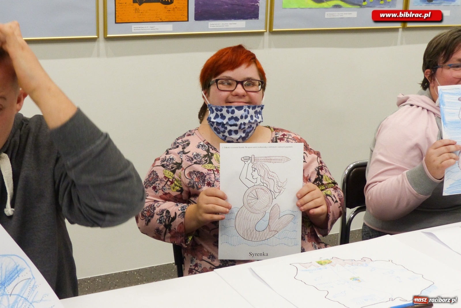 Zdjęcie w galerii na portalu naszraciborz.pl: Podopieczni Stowarzyszenia DOM z wizytą w raciborskiej bibliotece wiadomości z regionu