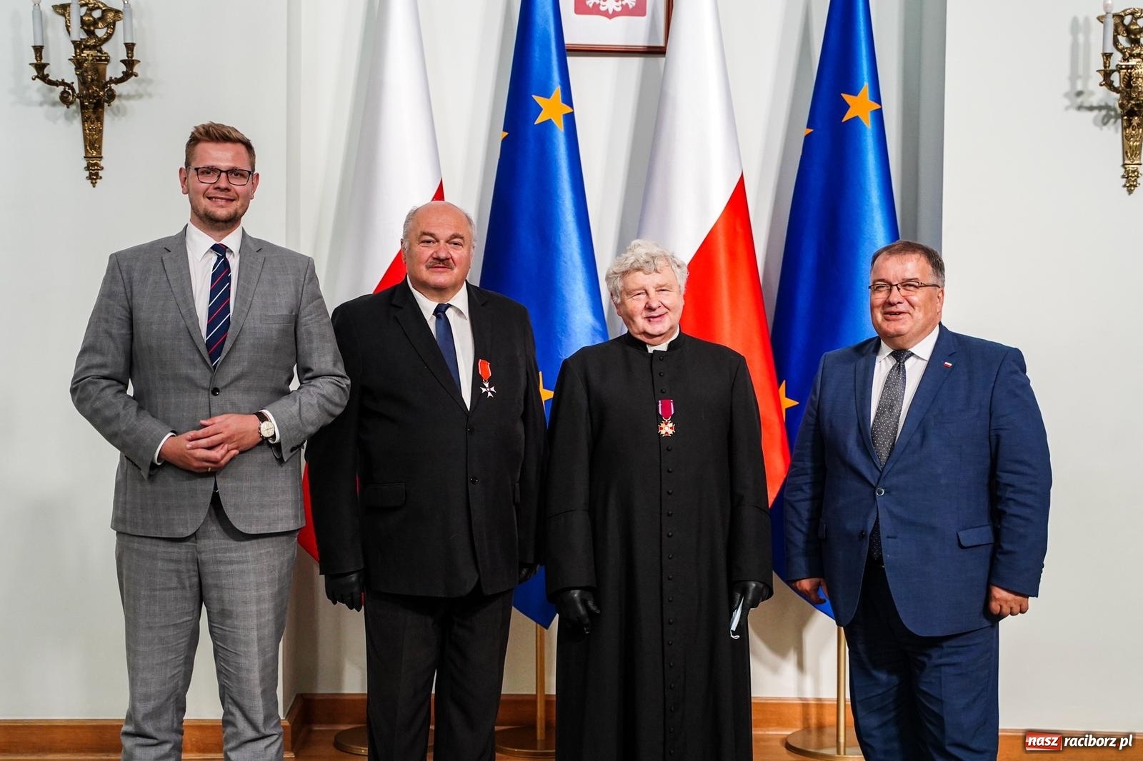 Zdjęcie w galerii na portalu naszraciborz.pl: Raciborzanie odznaczeni w Pałacu Prezydenckim wiadomości z regionu
