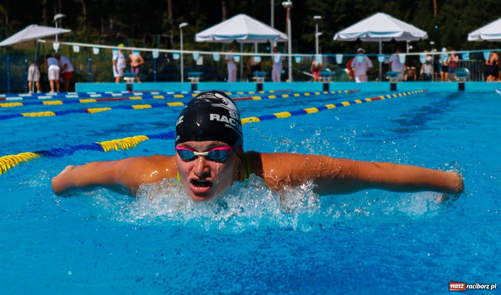 Zdjęcie w galerii na portalu naszraciborz.pl: Marta Kasprowicz z ZSOMS stypendystką Województwa Śląskiego  wiadomości z regionu
