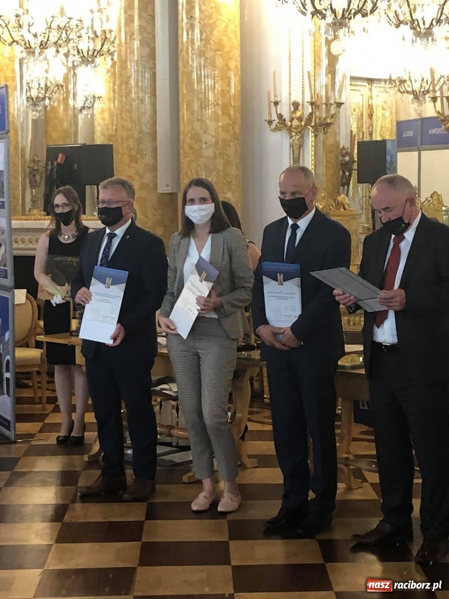 Zdjęcie w galerii na portalu naszraciborz.pl: Wójt Krzyżanowic odebrał wyróżnienie na Zamku Królewskim w Warszawie  wiadomości z regionu