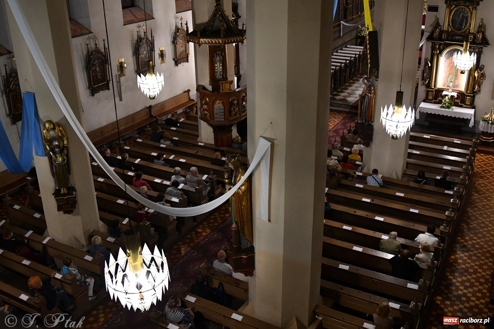 Zdjęcie w galerii na portalu naszraciborz.pl: Arie starowłoskie zabrzmiały w kościele farnym  wiadomości z regionu