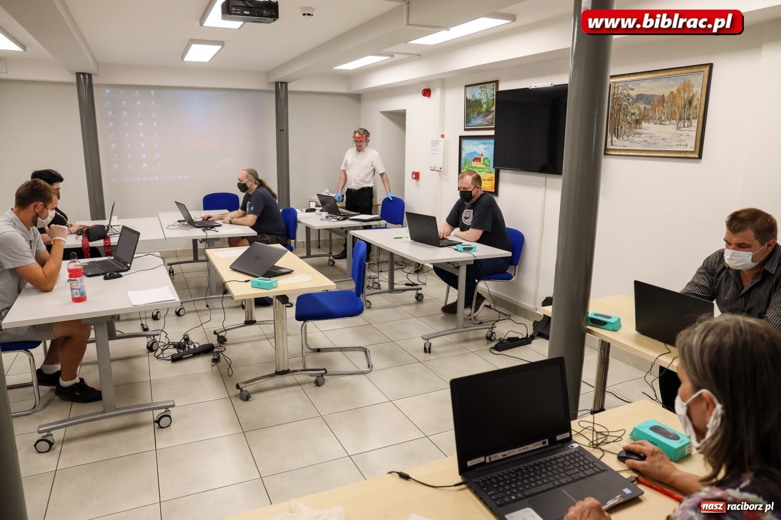 Zdjęcie w galerii na portalu naszraciborz.pl: Raciborzanki doskonale sobie radzą z wizażem i stylizacją [FOTO] wiadomości z regionu