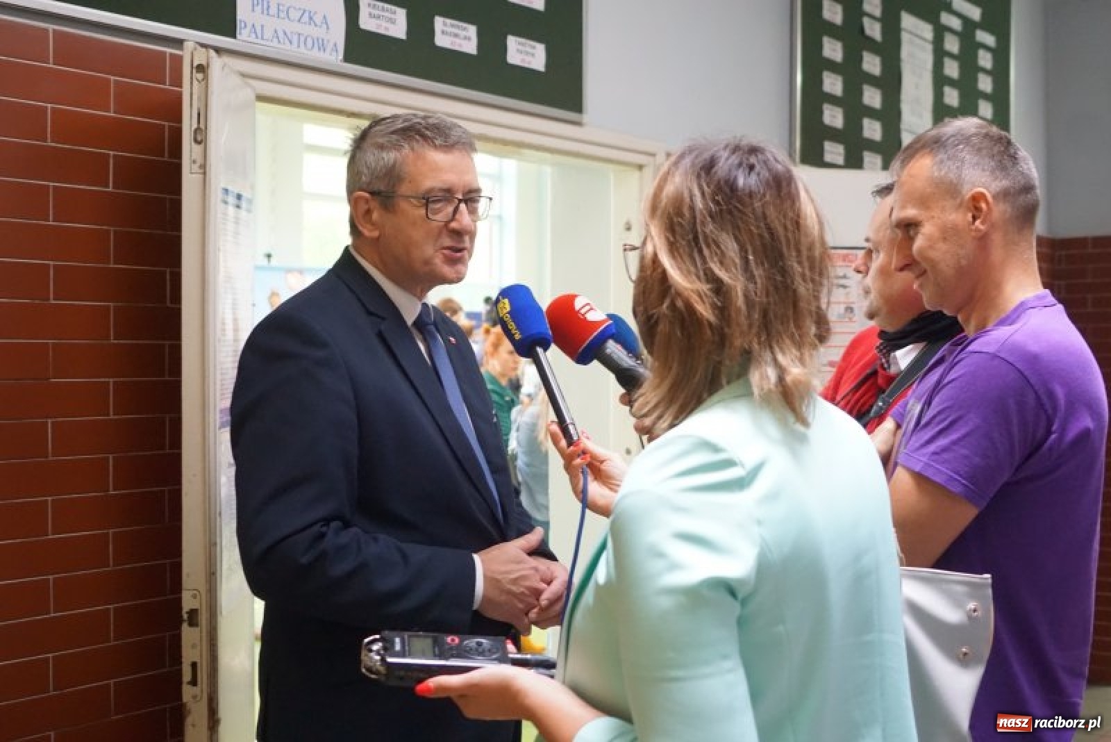 Zdjęcie w galerii na portalu naszraciborz.pl: Do SP 18 przyleciała SOWA. Małe centrum naukowe Kopernik powstanie w Raciborzu wiadomości z regionu