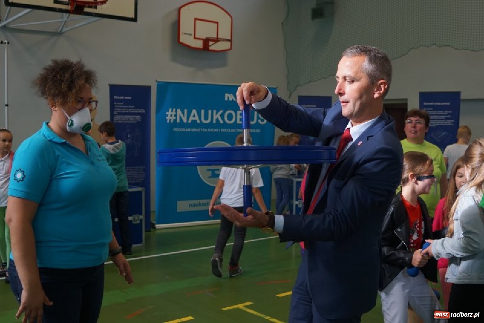 Zdjęcie w galerii na portalu naszraciborz.pl: Do SP 18 przyleciała SOWA. Małe centrum naukowe Kopernik powstanie w Raciborzu wiadomości z regionu