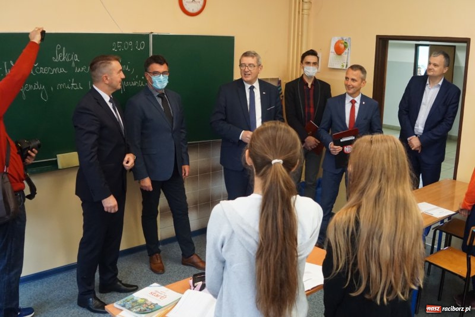 Zdjęcie w galerii na portalu naszraciborz.pl: Do SP 18 przyleciała SOWA. Małe centrum naukowe Kopernik powstanie w Raciborzu wiadomości z regionu