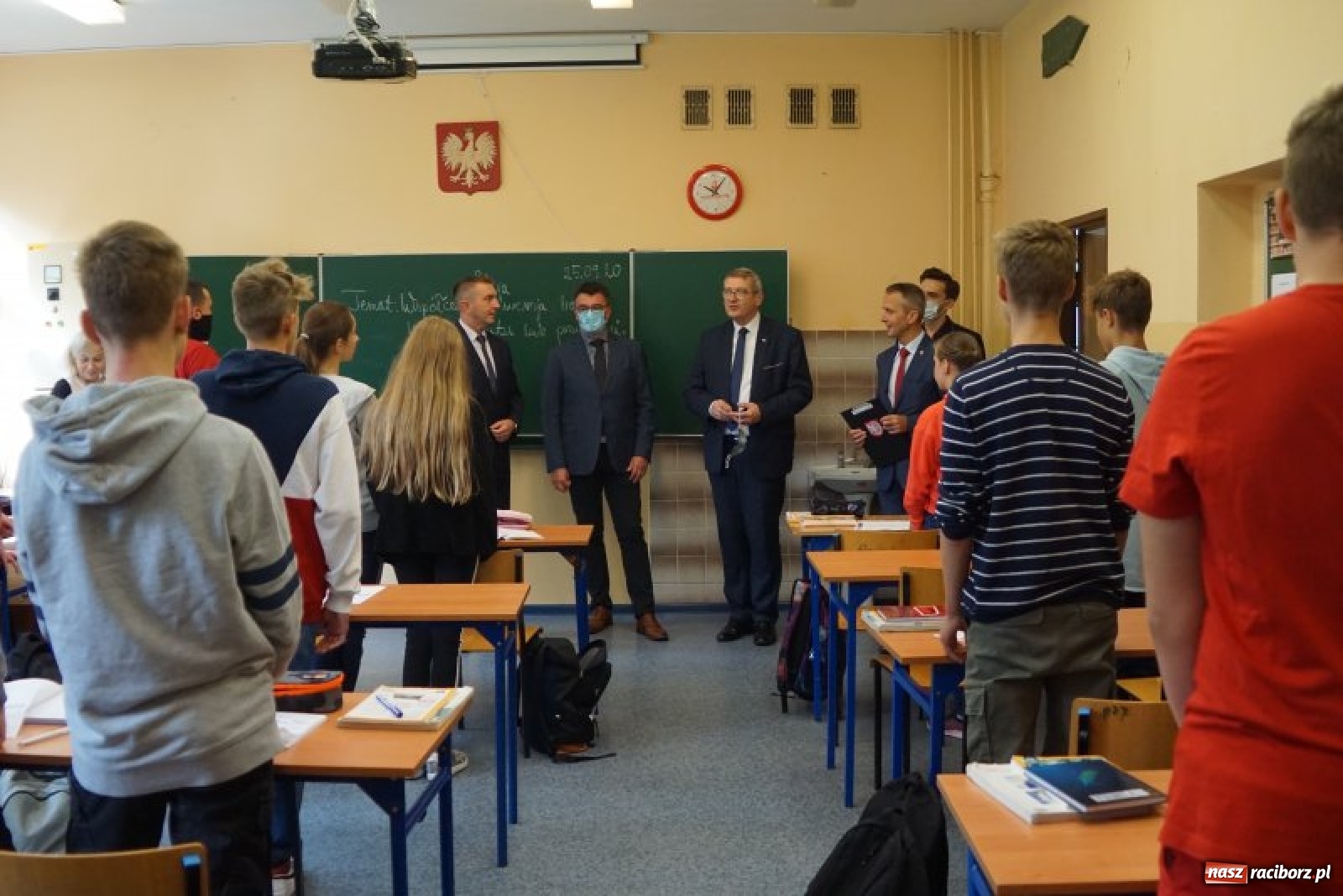 Zdjęcie w galerii na portalu naszraciborz.pl: Do SP 18 przyleciała SOWA. Małe centrum naukowe Kopernik powstanie w Raciborzu wiadomości z regionu