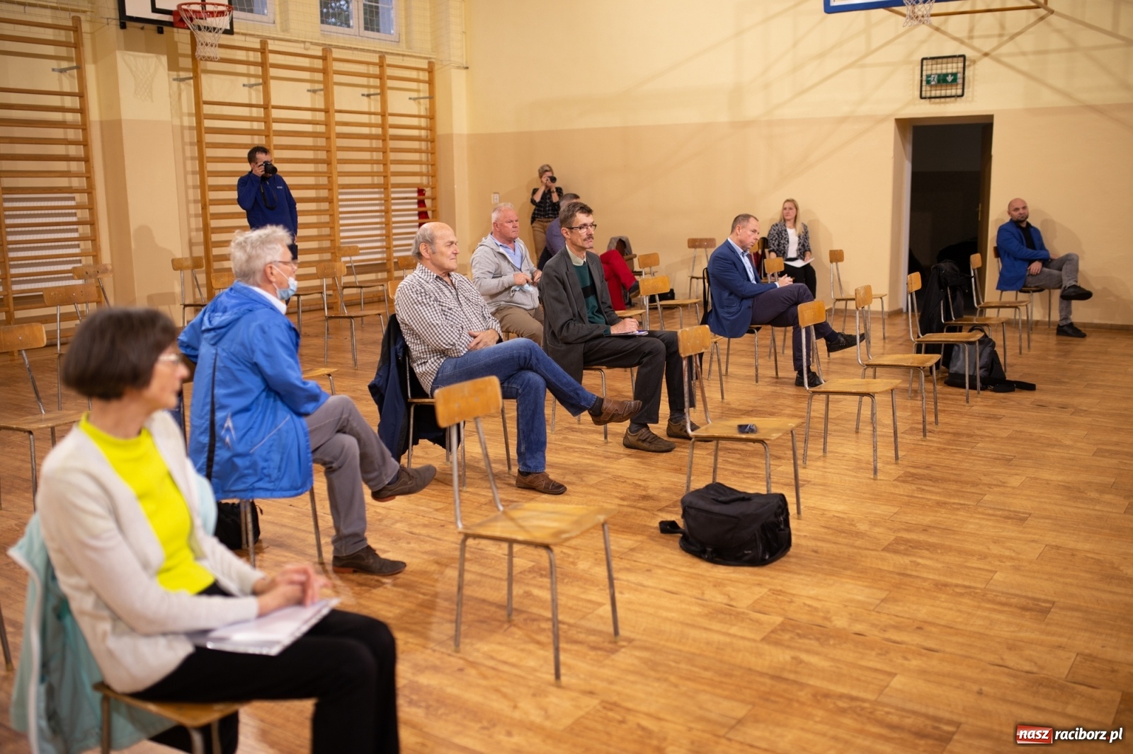 Zdjęcie w galerii na portalu naszraciborz.pl: Prezydenckie tournée. Słabiutka frekwencja na Nowych Zagrodach  wiadomości z regionu