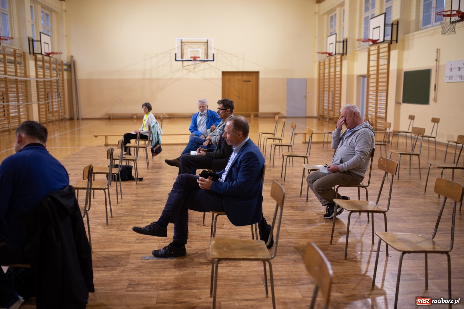 Zdjęcie w galerii na portalu naszraciborz.pl: Prezydenckie tournée. Słabiutka frekwencja na Nowych Zagrodach  wiadomości z regionu