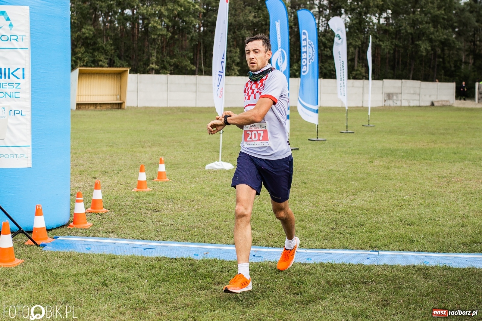 Zdjęcie w galerii na portalu naszraciborz.pl: V Kuźniański Półmaraton Leśny 2020 [FOTO] wiadomości z regionu