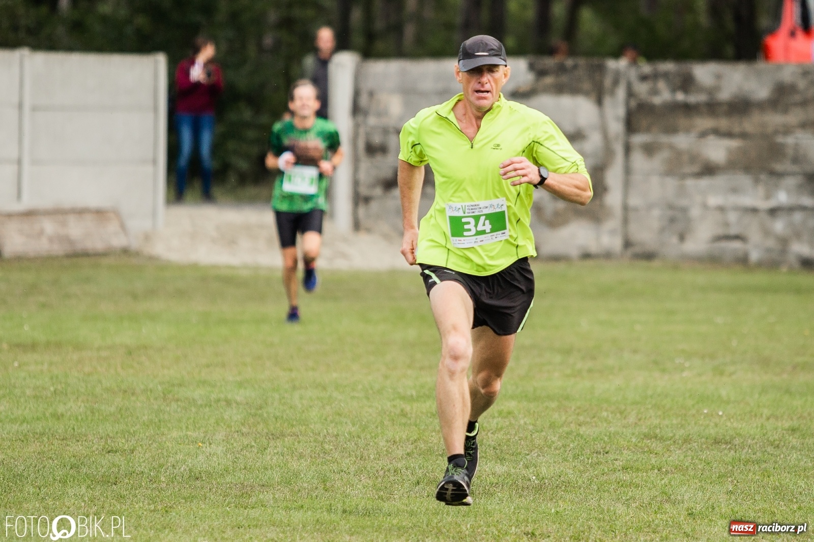 Zdjęcie w galerii na portalu naszraciborz.pl: V Kuźniański Półmaraton Leśny 2020 [FOTO] wiadomości z regionu