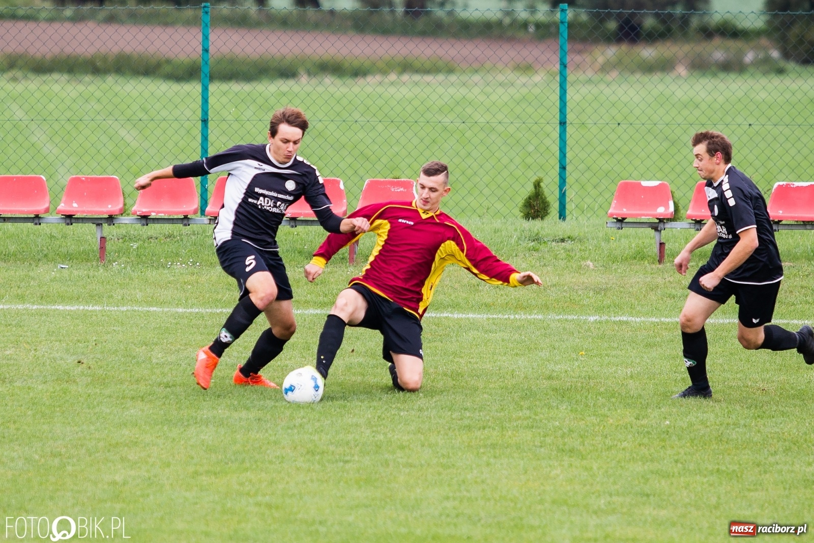 Zdjęcie w galerii na portalu naszraciborz.pl: C klasowe derby gminy dla rezerw Tworkowa [FOTO] wiadomości z regionu