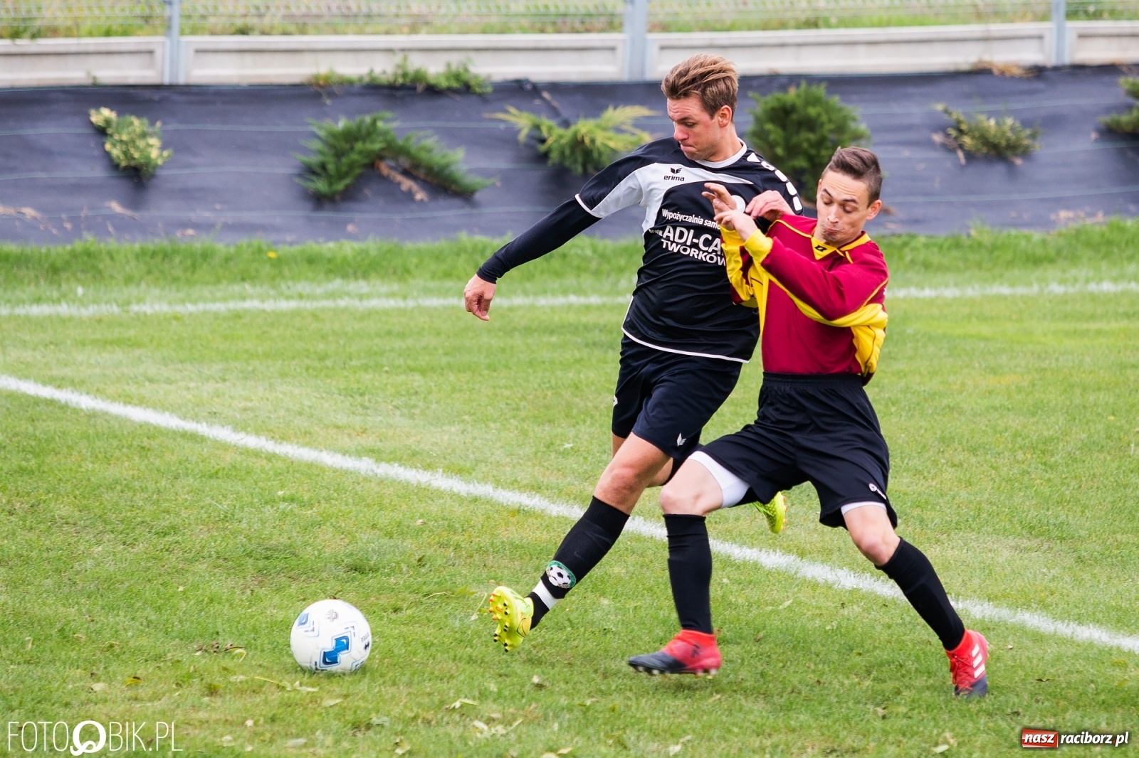 Zdjęcie w galerii na portalu naszraciborz.pl: C klasowe derby gminy dla rezerw Tworkowa [FOTO] wiadomości z regionu