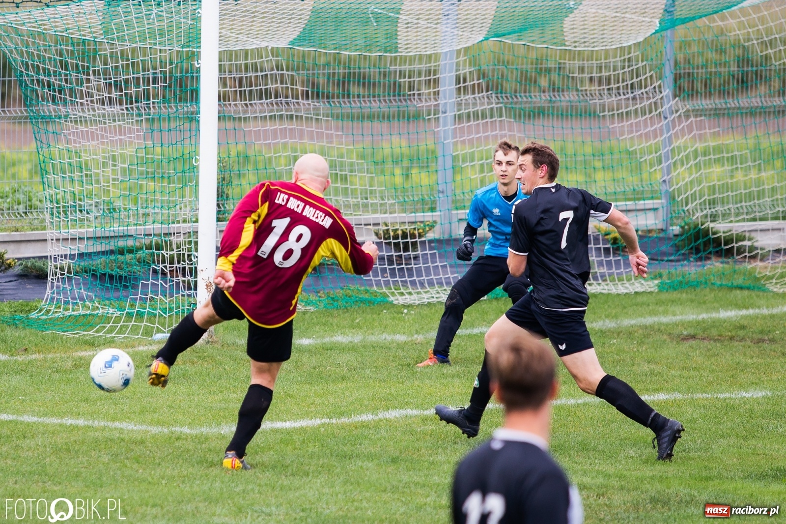 Zdjęcie w galerii na portalu naszraciborz.pl: C klasowe derby gminy dla rezerw Tworkowa [FOTO] wiadomości z regionu
