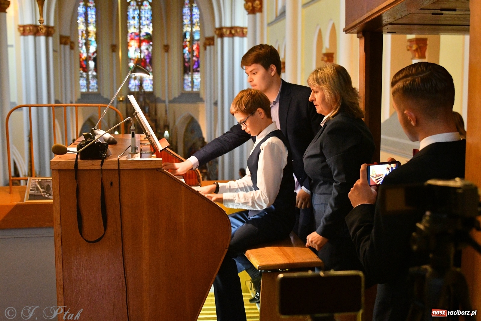 Zdjęcie w galerii na portalu naszraciborz.pl: Muzyka organowa wypełniła kościół św. Jana Chrzciciela na Ostrogu wiadomości z regionu