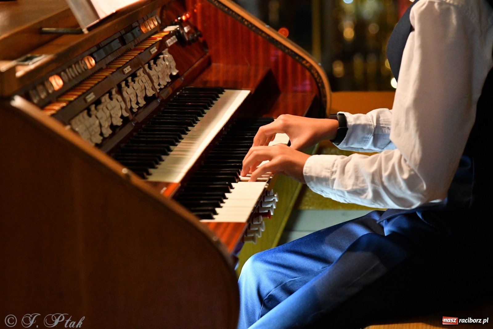 Zdjęcie w galerii na portalu naszraciborz.pl: Muzyka organowa wypełniła kościół św. Jana Chrzciciela na Ostrogu wiadomości z regionu