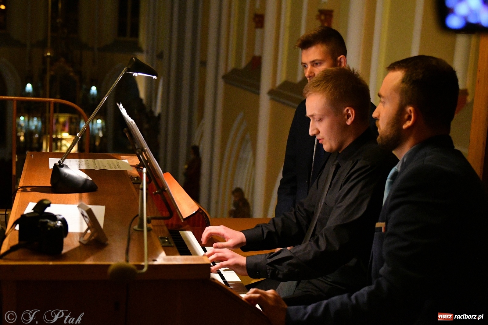 Zdjęcie w galerii na portalu naszraciborz.pl: Muzyka organowa wypełniła kościół św. Jana Chrzciciela na Ostrogu wiadomości z regionu