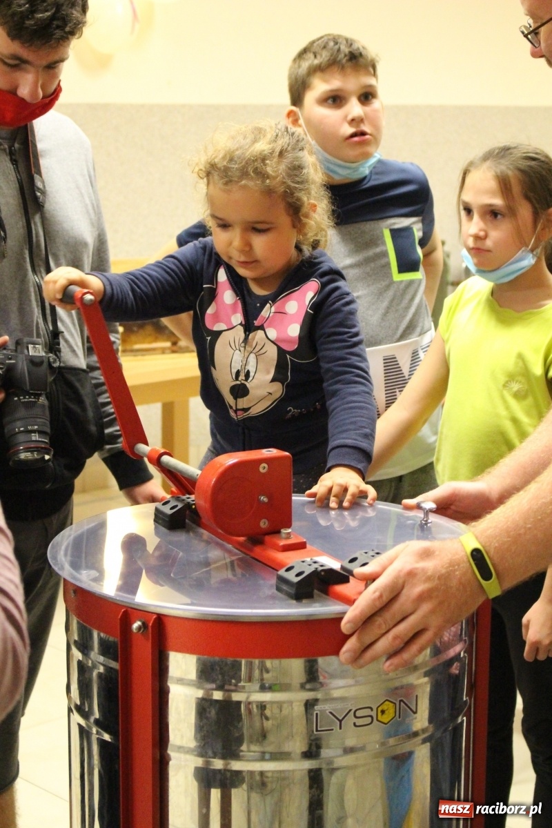 Zdjęcie w galerii na portalu naszraciborz.pl: Ruszyły spotkania i warsztaty w ramach projektu Przystanek kulturalny Nędza wiadomości z regionu