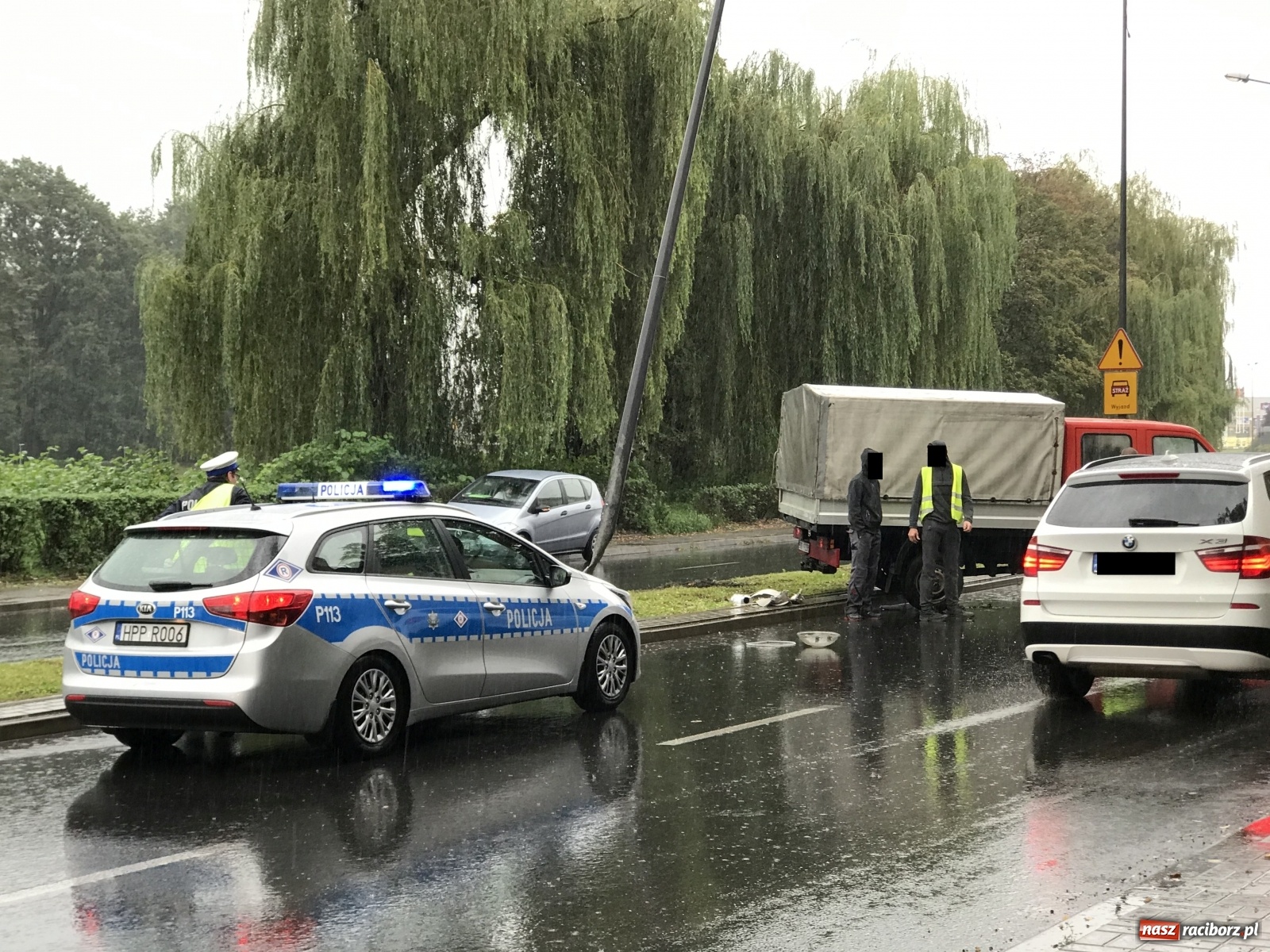 Zdjęcie w galerii na portalu naszraciborz.pl: Tak się kończy nagła zmiana pasa ruchu na Odrostradzie  wiadomości z regionu
