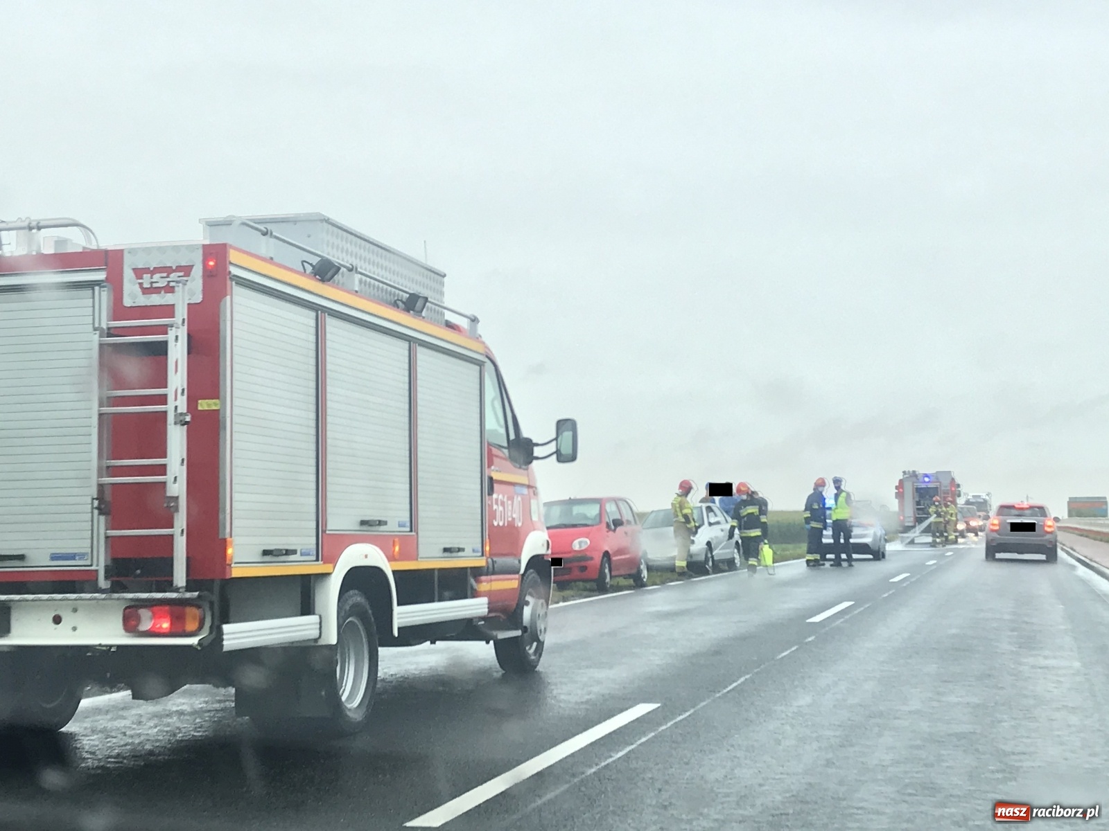 Zdjęcie w galerii na portalu naszraciborz.pl: Tak się kończy nagła zmiana pasa ruchu na Odrostradzie  wiadomości z regionu