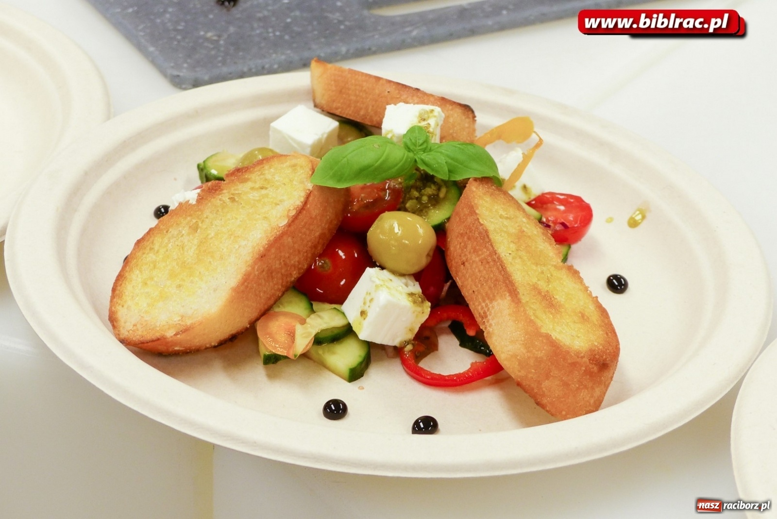 Zdjęcie w galerii na portalu naszraciborz.pl: W bibliotece seniorzy nie mają czasu na nudę [FOTO] wiadomości z regionu