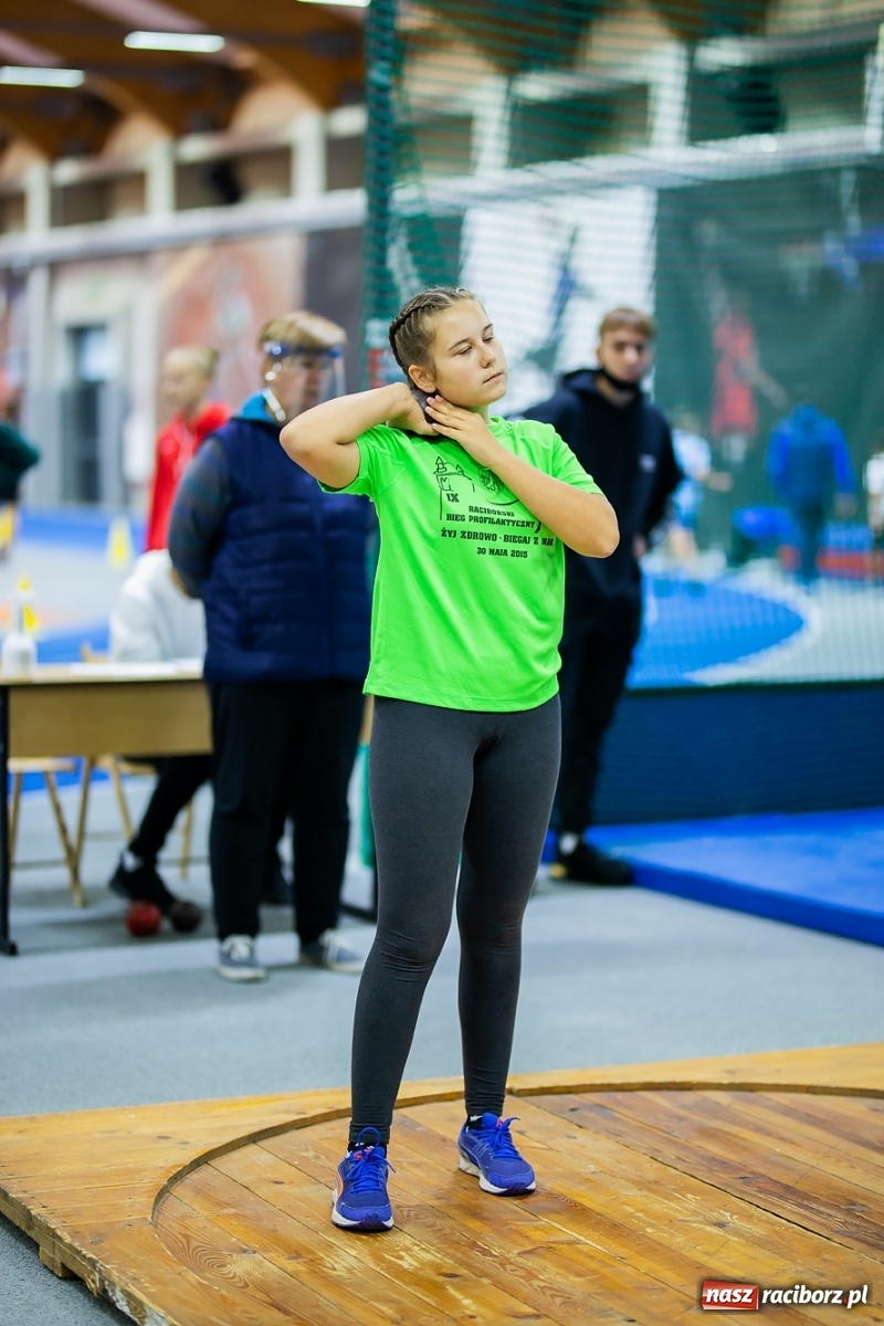 Zdjęcie w galerii na portalu naszraciborz.pl: Mały Memoriał Lekkoatletyczny im. Janusza Kusocińskiego w ZSOMS wiadomości z regionu