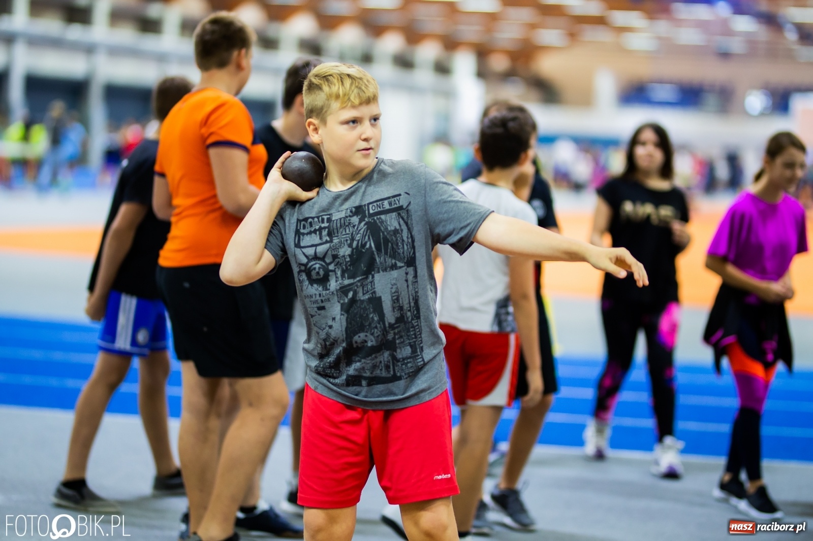 Zdjęcie w galerii na portalu naszraciborz.pl: Mały Memoriał Lekkoatletyczny im. Janusza Kusocińskiego w ZSOMS wiadomości z regionu