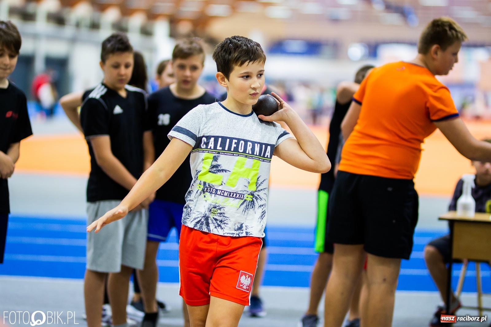 Zdjęcie w galerii na portalu naszraciborz.pl: Mały Memoriał Lekkoatletyczny im. Janusza Kusocińskiego w ZSOMS wiadomości z regionu