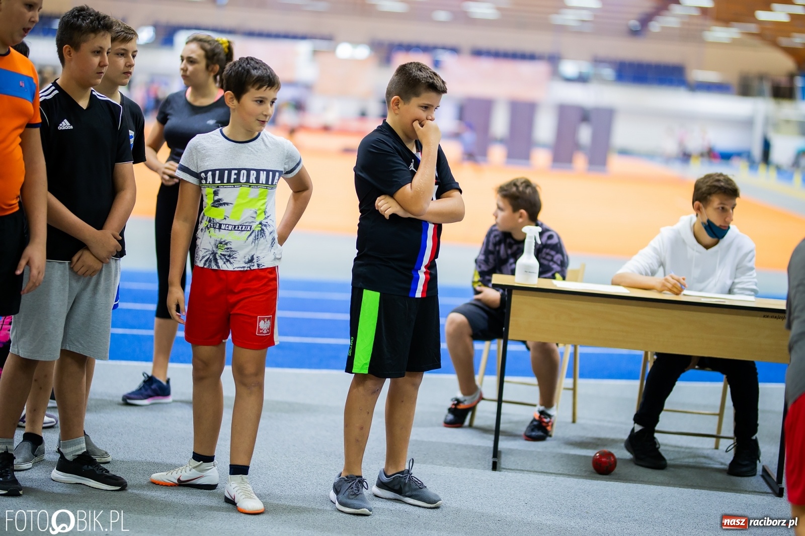 Zdjęcie w galerii na portalu naszraciborz.pl: Mały Memoriał Lekkoatletyczny im. Janusza Kusocińskiego w ZSOMS wiadomości z regionu