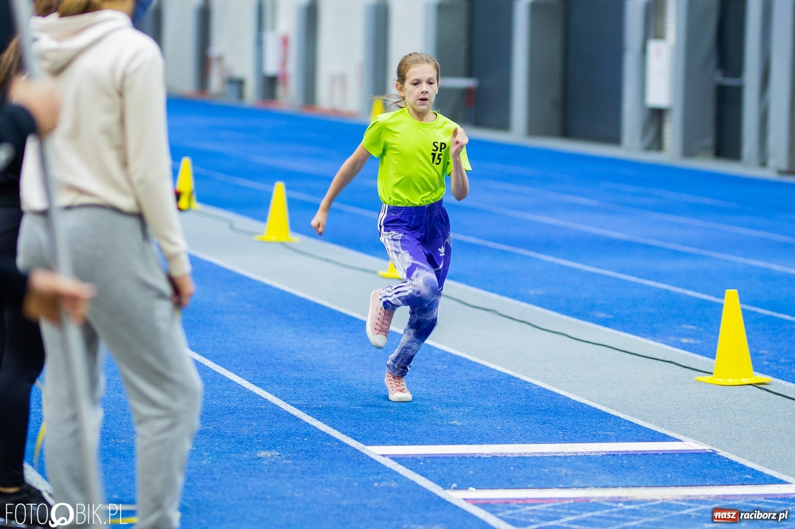 Zdjęcie w galerii na portalu naszraciborz.pl: Mały Memoriał Lekkoatletyczny im. Janusza Kusocińskiego w ZSOMS wiadomości z regionu