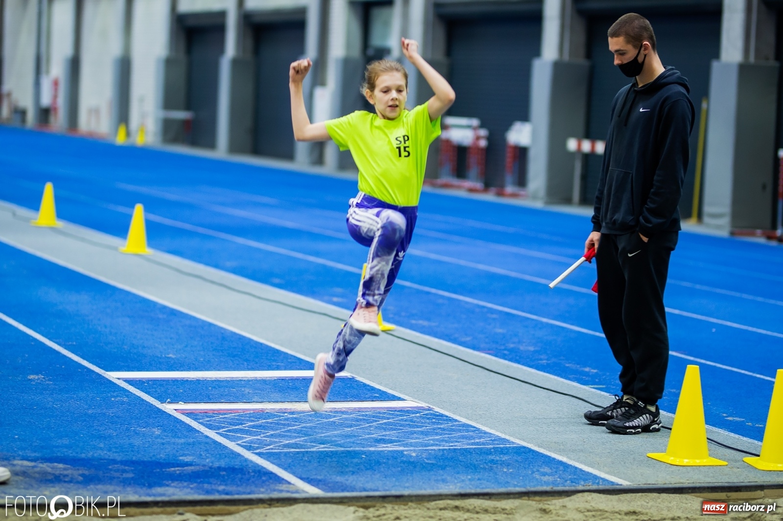 Zdjęcie w galerii na portalu naszraciborz.pl: Mały Memoriał Lekkoatletyczny im. Janusza Kusocińskiego w ZSOMS wiadomości z regionu
