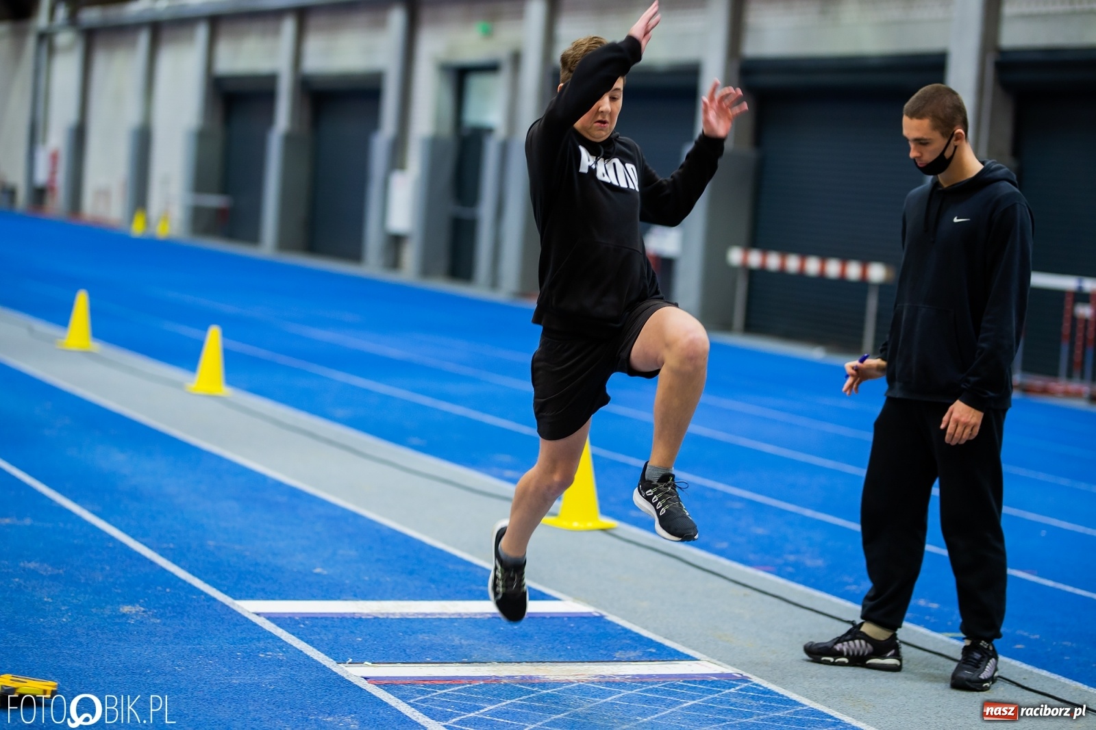 Zdjęcie w galerii na portalu naszraciborz.pl: Mały Memoriał Lekkoatletyczny im. Janusza Kusocińskiego w ZSOMS wiadomości z regionu