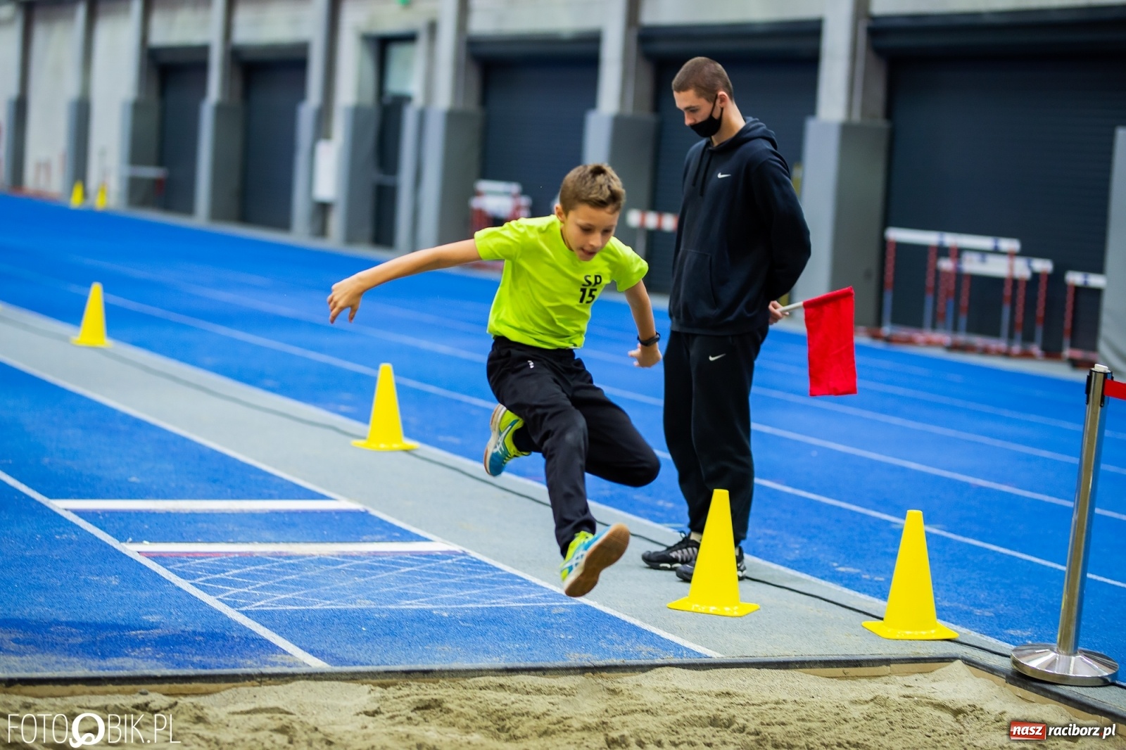 Zdjęcie w galerii na portalu naszraciborz.pl: Mały Memoriał Lekkoatletyczny im. Janusza Kusocińskiego w ZSOMS wiadomości z regionu