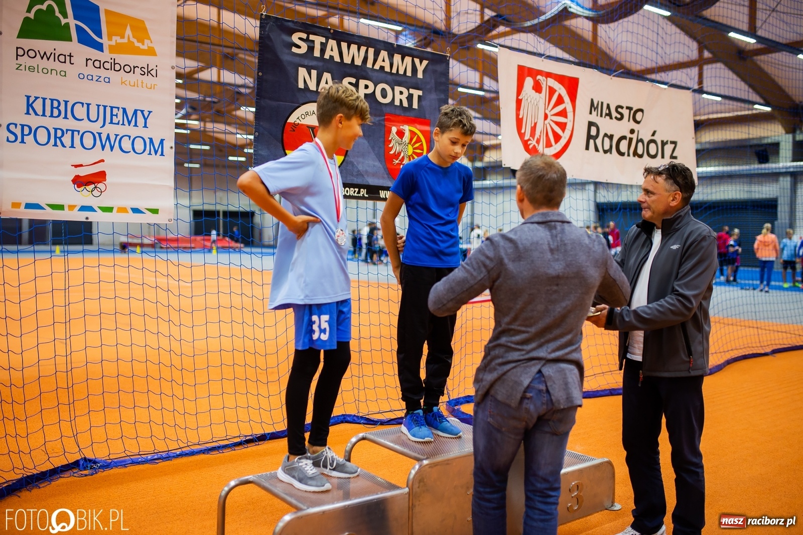 Zdjęcie w galerii na portalu naszraciborz.pl: Mały Memoriał Lekkoatletyczny im. Janusza Kusocińskiego w ZSOMS wiadomości z regionu