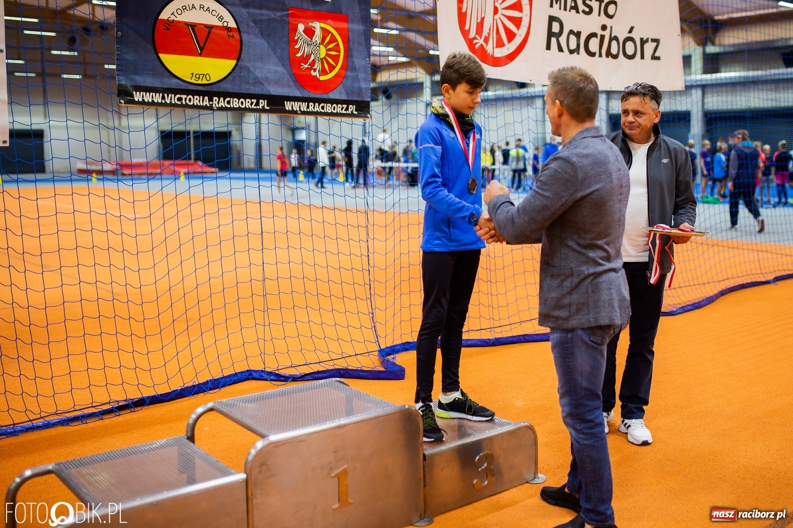 Zdjęcie w galerii na portalu naszraciborz.pl: Mały Memoriał Lekkoatletyczny im. Janusza Kusocińskiego w ZSOMS wiadomości z regionu