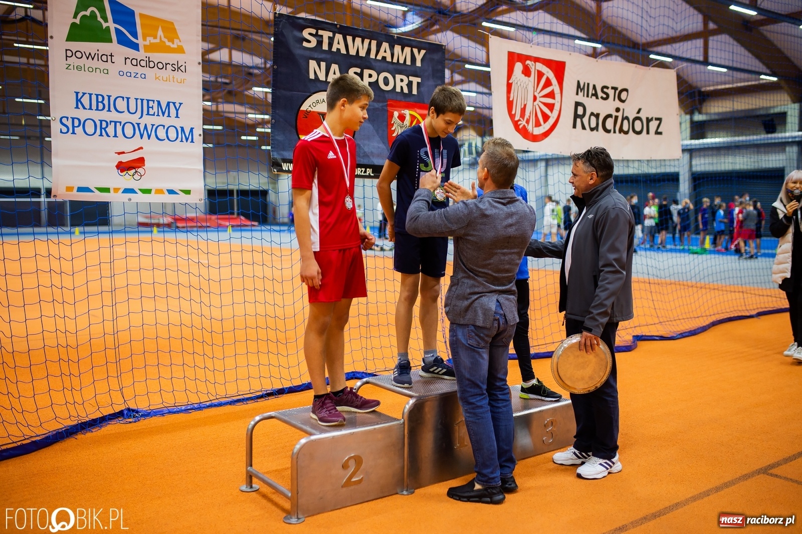 Zdjęcie w galerii na portalu naszraciborz.pl: Mały Memoriał Lekkoatletyczny im. Janusza Kusocińskiego w ZSOMS wiadomości z regionu