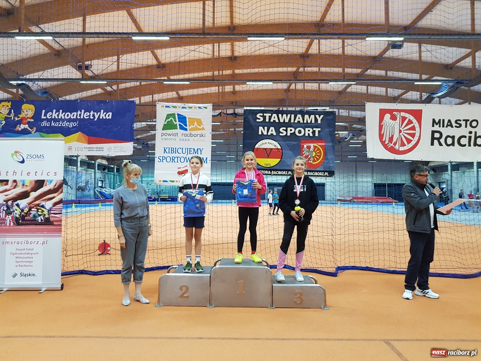 Zdjęcie w galerii na portalu naszraciborz.pl: Mały Memoriał Lekkoatletyczny im. Janusza Kusocińskiego w ZSOMS wiadomości z regionu